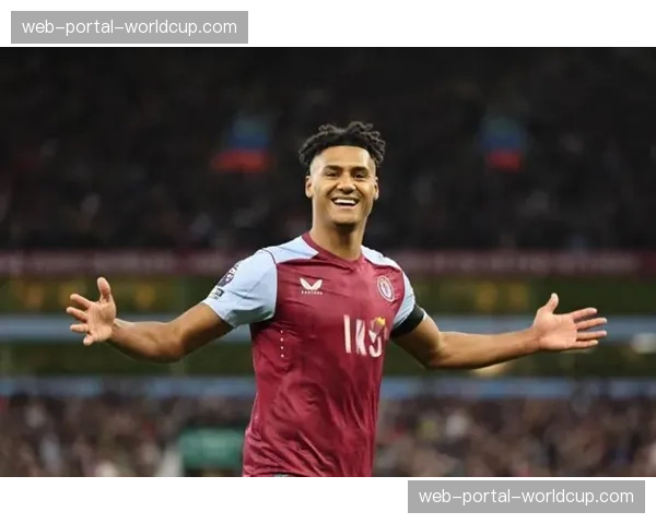 专访维拉边锋利昂·贝利：谈论与队友沃特金斯在传跑时机上的默契培养