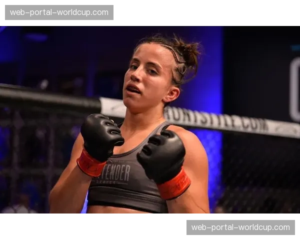 Invicta FC 55期预告：女子蝇量级冠军战，戴维斯对阵巴伯